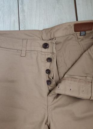 Базовые коттоновые брюки чиносы слаксы мужские бежевого цвета пояс 43 см2 фото