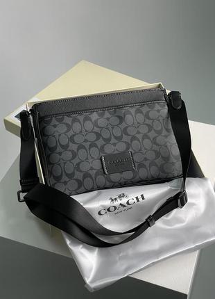 Сумка coach district crossbody in signature canvas - gunmetal/charcoal/black/мессенджер мужской2 фото