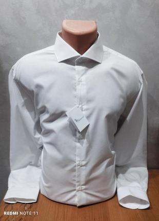 Естетична ошатна біла сорочка італійського бренду mario companione. нова, з біркою.