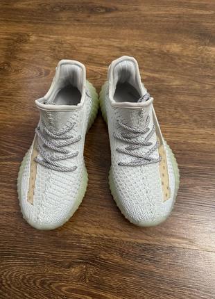 Женские кроссовки adidas yeezy 37 размер