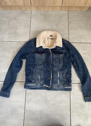 Утеплена джинсова курточка1 фото