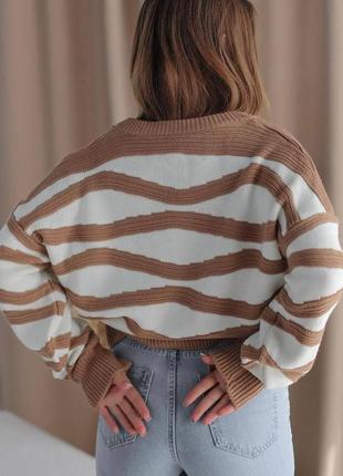 Стильний базовий вязаний вкорочений кардиган