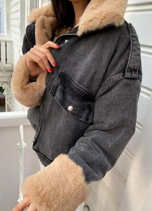 Женская теплая джинсовая куртка с мехом10 фото