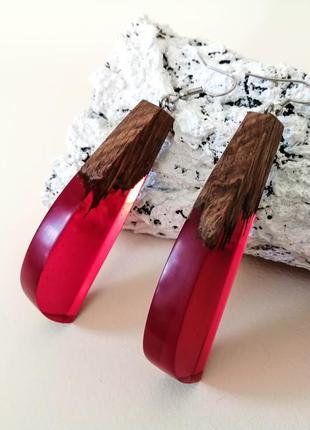 Довгі червоні сережки з дерева та епоксидної смоли ручної роботи - подарунок дівчині4 фото