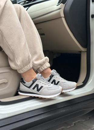 Отличные женские кроссовки new balance 574 light grey gum светло-серые4 фото