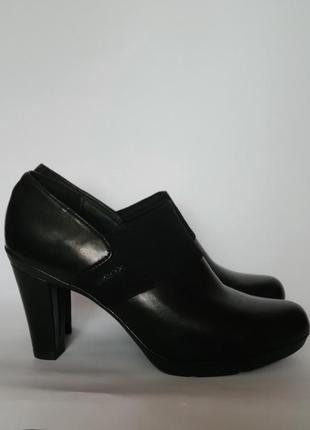 Черные сапожки на каблуке geox respira4 фото