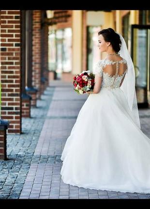 Весільна сукня (невінчана)1 фото