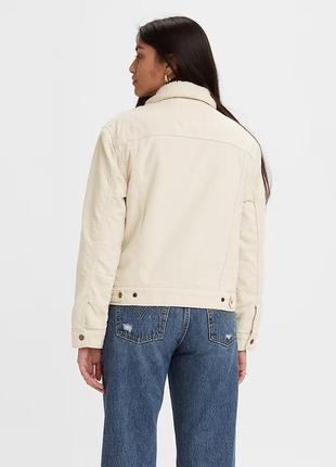 Женская куртка levis ex-boyfriend corduroy sherpa trucker jacket, оригинал.2 фото