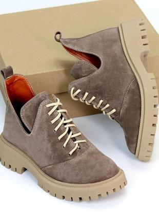 Натуральные замшевые туфли - ботинки цвета шоколад на шнуровке1 фото
