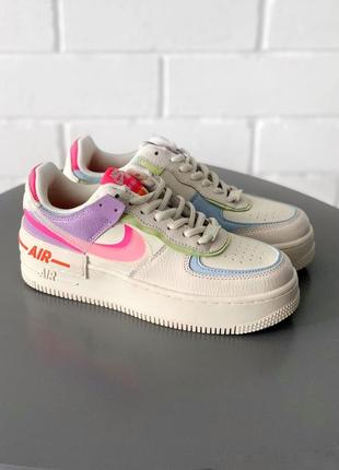 Нереальные трендовые женские кроссовки nike air force 1 shadow бежевые с разными цветами1 фото