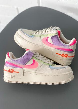 Нереальные трендовые женские кроссовки nike air force 1 shadow бежевые с разными цветами3 фото