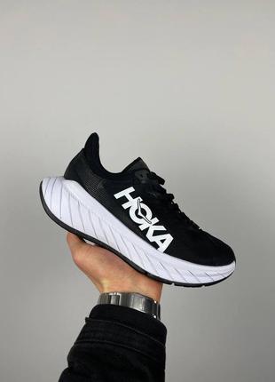 Жіночі кросівки чорні з білим у стилі hoka one carbon x white black1 фото