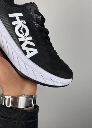 Жіночі кросівки чорні з білим у стилі hoka one carbon x white black8 фото