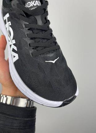 Жіночі кросівки чорні з білим у стилі hoka one carbon x white black6 фото