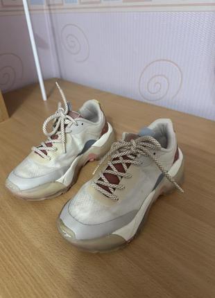 Кроссовки zara