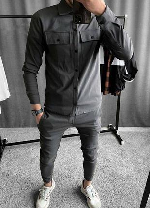 Чоловічий костюм