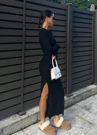 Платье миди однотонное на длинный рукав с разрезом по ноге приталено качественная, базовая черная мокко3 фото