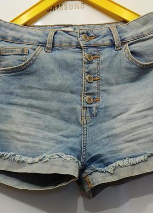 Женские джинсовые шорты бренда bershka(high waist)3 фото