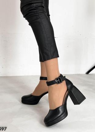 Женские туфли на квадратном каблуке9 фото