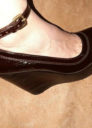 Лаковые натуральная кожа туфли