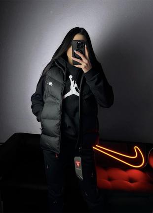 Черная жилетка nike пуховая oversize найк оверсайз унисекс1 фото