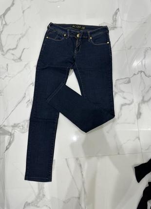 Женские джинсы