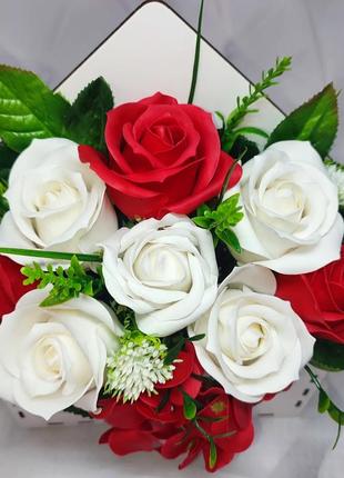 Букет цветов из вспененного мыла розы в коробке4 фото