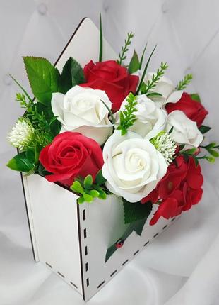 Букет цветов из вспененного мыла розы в коробке3 фото