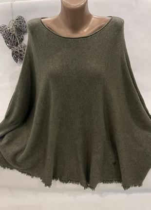 Стильний теплий светр, вільний крій