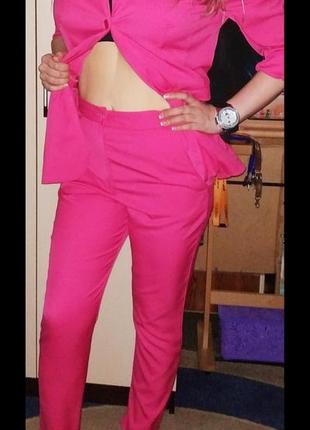 Мегастильный розовый костюм (пиджак+брюки) для леди, 46,48,50 р.2 фото