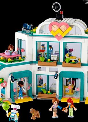 Конструктор lego friends лікарня в хартлейк-сіті 1045 деталей (42621)2 фото