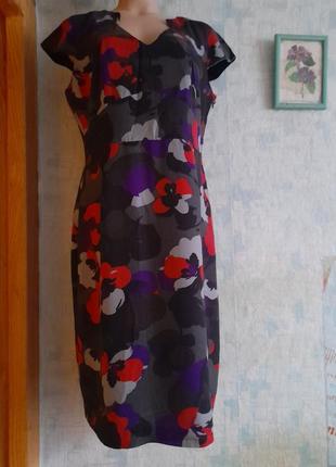 Літнє    віскозне плаття  з квітковим принтом    per una   р. 48
