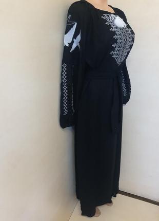 Льняное платье вышиванка женское для пары длинное черное серая вышивка р.46 485 фото