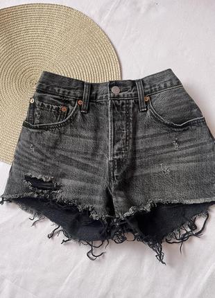 Новые шортики levis