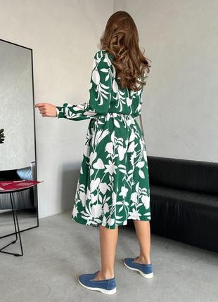 Зеленое принтованное платье с длинными рукавами размер s3 фото