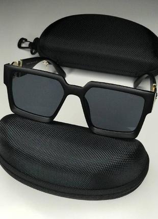 Женские солнцезащитные очки versace черные с золотыми вставк квадратные матовые бабочки среднее и крупное лицо6 фото