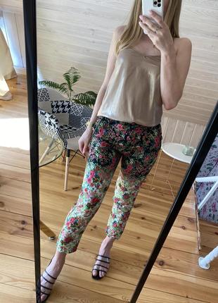 Летние лёгкие брюки в цветы с карманами
