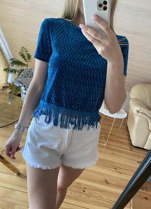 Бархатная бирюзовая футболка с бахромой