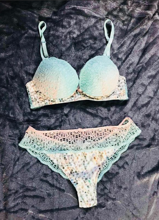 Комплект ажурний.бюст.бразильяна