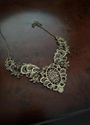 Колье кружевное золотое, медное