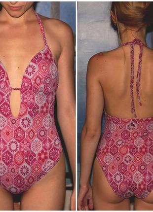 Стильный купальник s-m  в цветочный принт