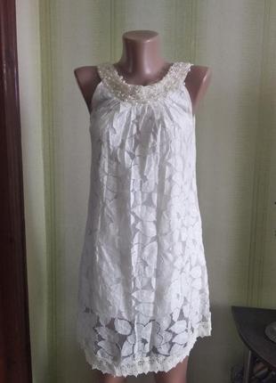 Ніжне біле плаття