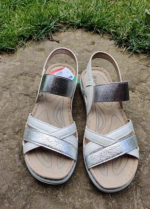 Шкіряні босоніжки inblu