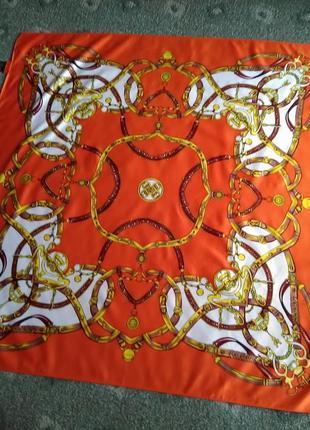 Яркий и стильный платок в стиле hermes