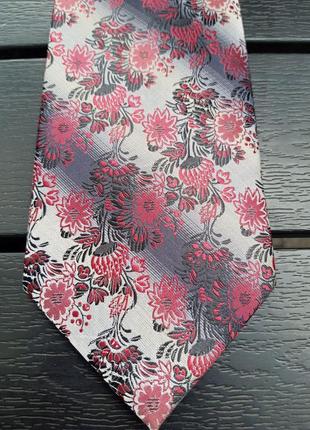 Колірна палітра нових елегантних краваток як для чоловіків, так і для жінок на будь-який смак і колір.2 фото