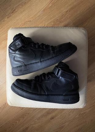 Чоловічі кросівки nike air force 1 mid black