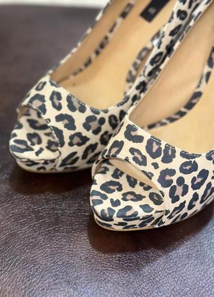 Mng animal print super sexy (& comfy!) pumps mango леопардові туфлі на каблуку хіт цього сезону3 фото