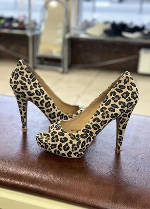 Mng animal print super sexy (& comfy!) pumps mango леопардові туфлі на каблуку хіт цього сезону4 фото