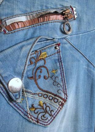 Крутые джинсы женские xs-s бренд tinddo вышивка аппликация декор б/у5 фото