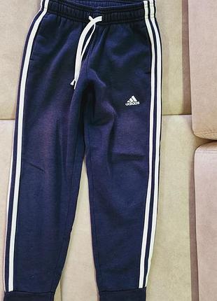 Дитячі спортивні штани adidas .